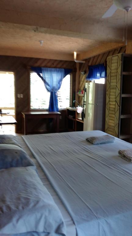 Apartments Chez Milady Utila Exterior photo