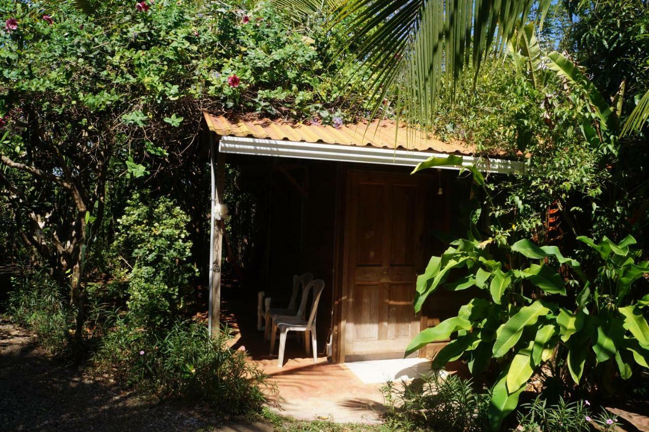 Apartments Chez Milady Utila Exterior photo
